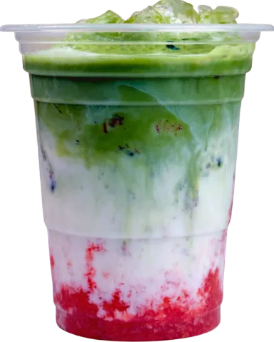 ماتشا بالفراولة (Strawberry) في الكوب
